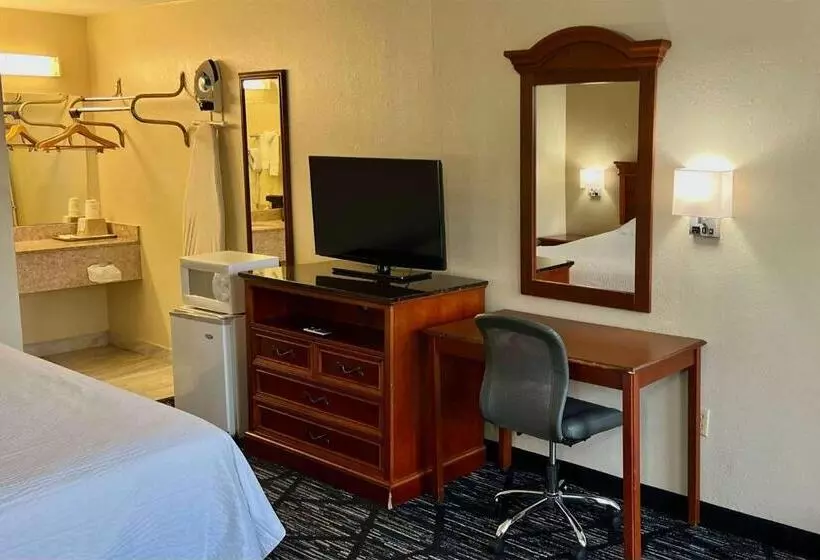 בית מלון כפרי Baymont By Wyndham Troy