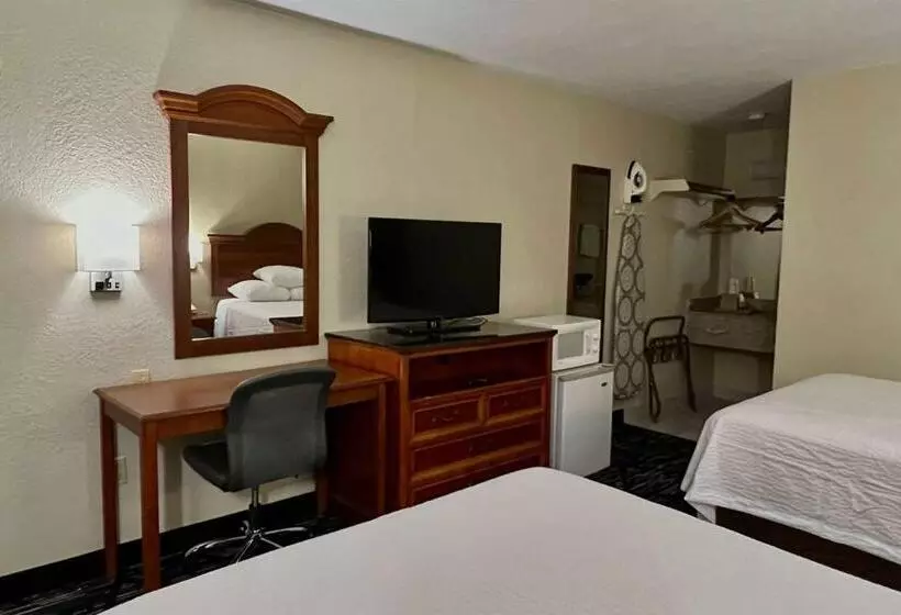 בית מלון כפרי Baymont By Wyndham Troy