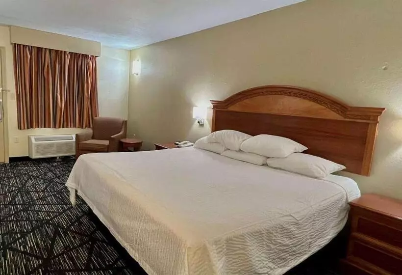 בית מלון כפרי Baymont By Wyndham Troy