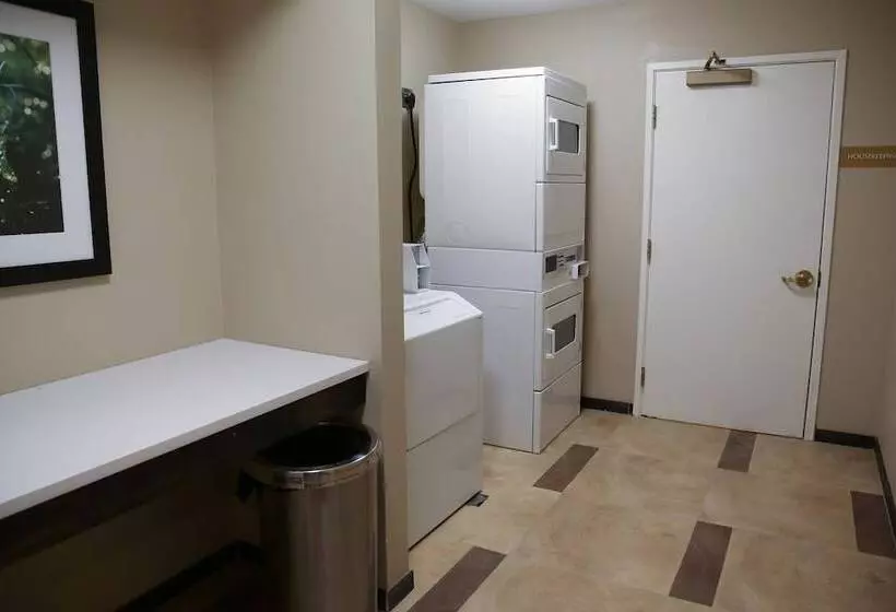 Отель Candlewood Suites   Portland   Scarborough, An Ihg