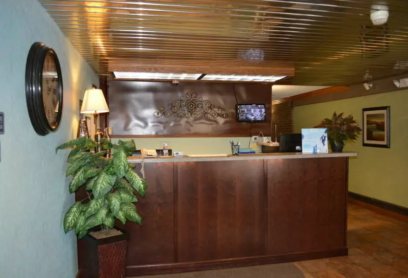 هتل Grand Forks Travelodge