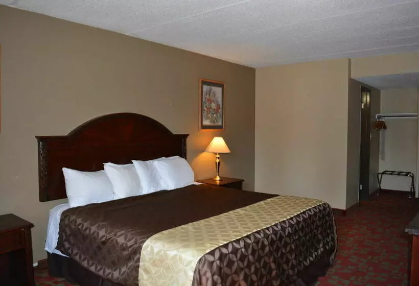 هتل Grand Forks Travelodge