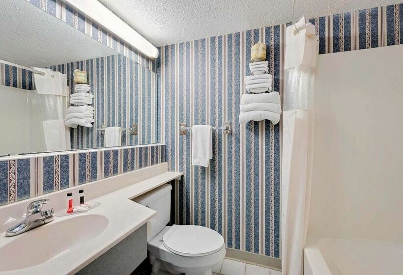 فندق Grand Forks Travelodge