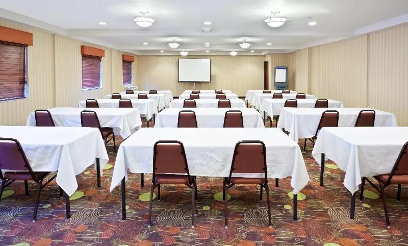 בית מלון כפרי Holiday Inn Express Portland South   Lake Oswego, An Ihg