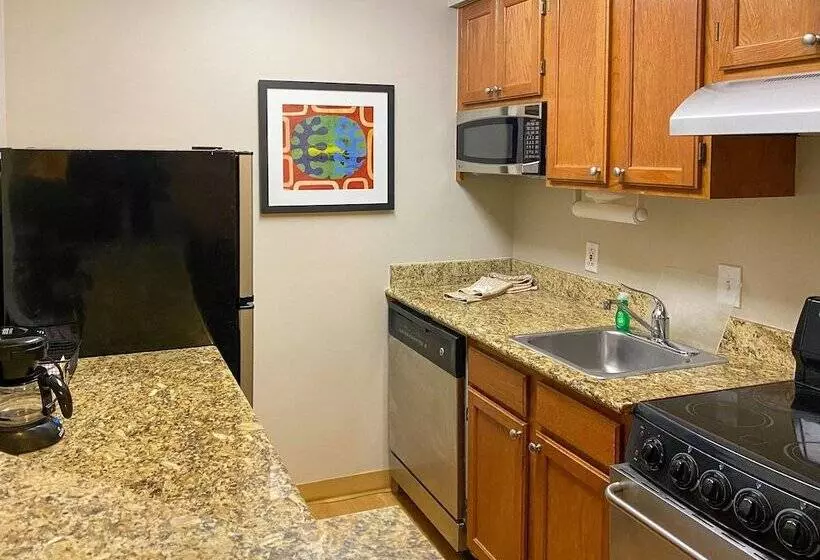 ホテル Mainstay Suites Middleburg Heights Cleveland Airport