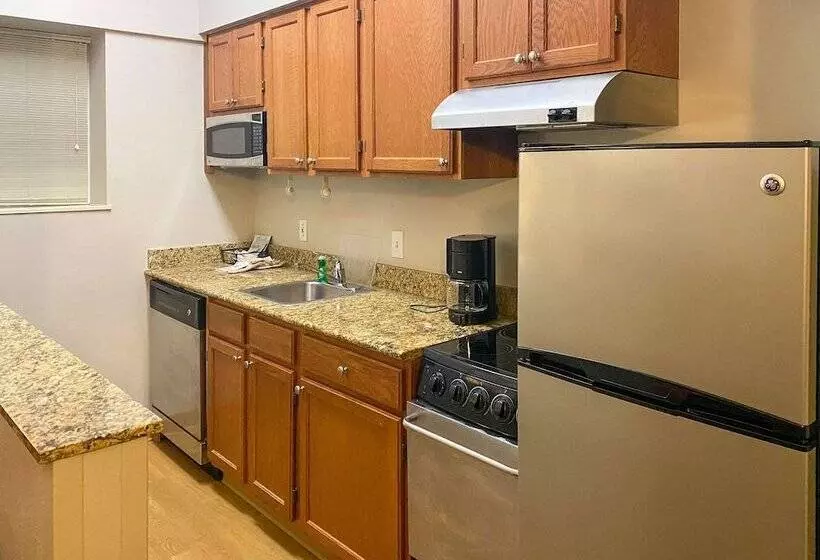 ホテル Mainstay Suites Middleburg Heights Cleveland Airport