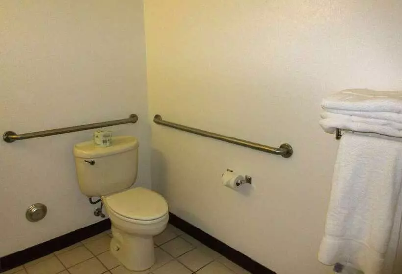 Отель Quality Inn