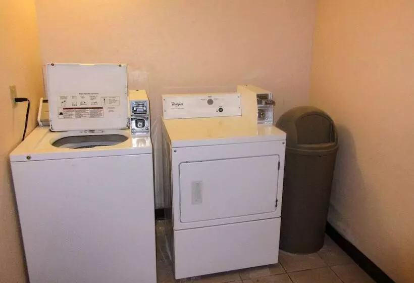 Отель Quality Inn