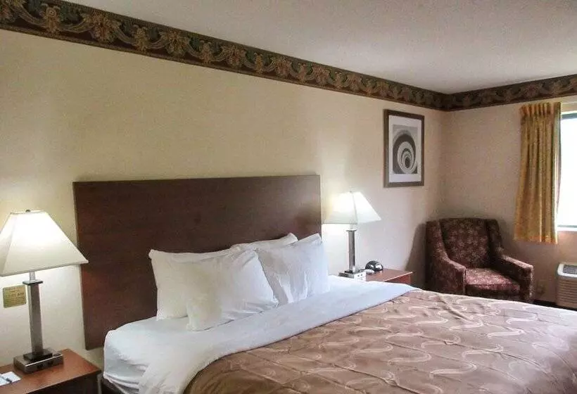 Отель Quality Inn