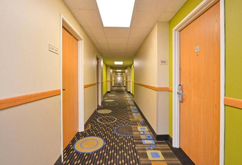 בית מלון כפרי Regency Inn Geneseo Il I80