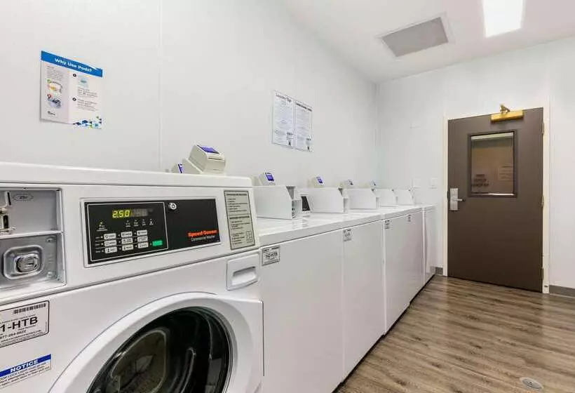 ホテル Suburban Studios Birmingham Homewood I65