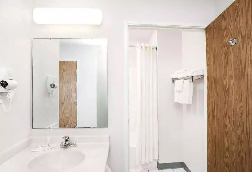 酒店 Super 8 By Wyndham Gas City Marion Area