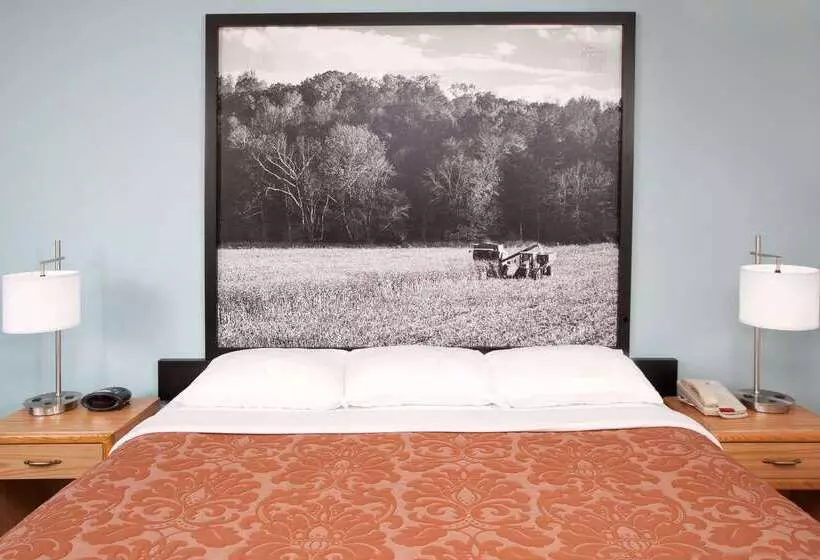 酒店 Super 8 By Wyndham Gas City Marion Area