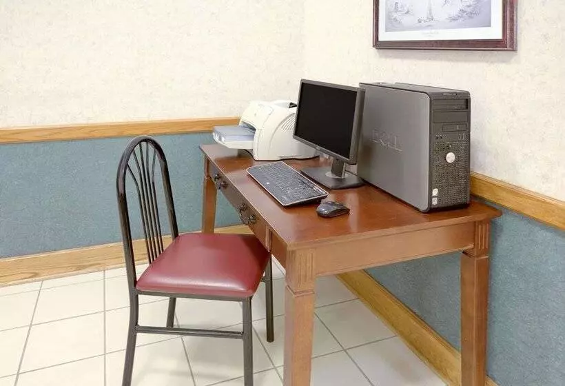 酒店 Super 8 By Wyndham Gas City Marion Area