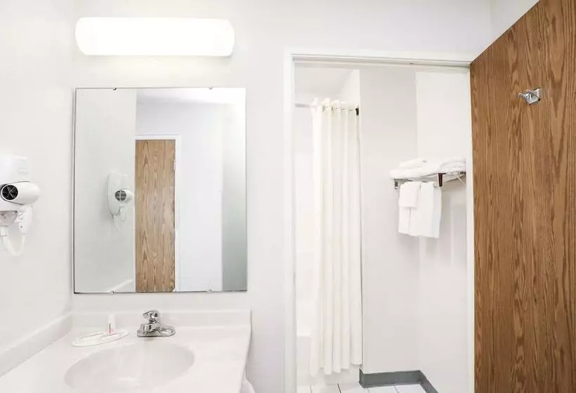 酒店 Super 8 By Wyndham Gas City Marion Area