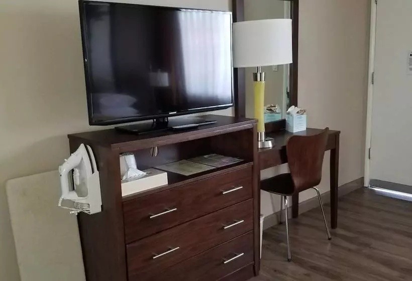 هتل Super 8 By Wyndham Los Angelesculver City Area