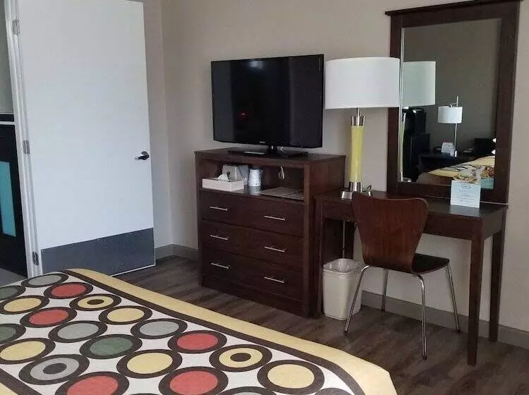 هتل Super 8 By Wyndham Los Angelesculver City Area