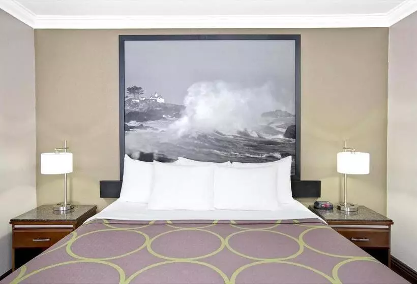 هتل Super 8 By Wyndham Los Angelesculver City Area