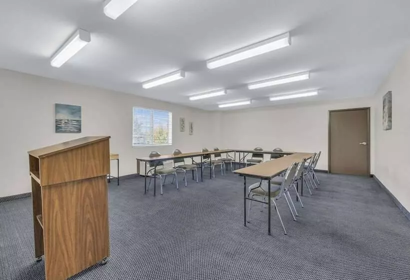 Отель Surestay By Best Western Sacramento South Natomas