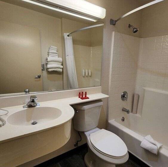 בית מלון כפרי Surestay By Best Western Sacramento South Natomas