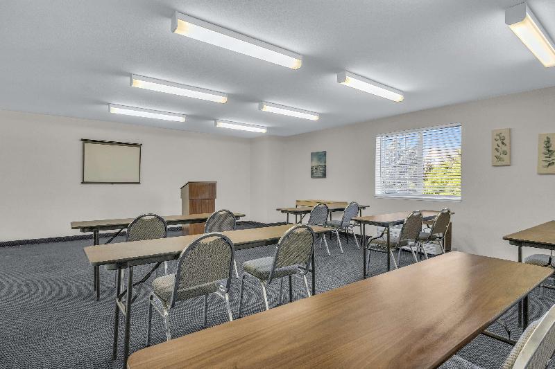 בית מלון כפרי Surestay By Best Western Sacramento South Natomas