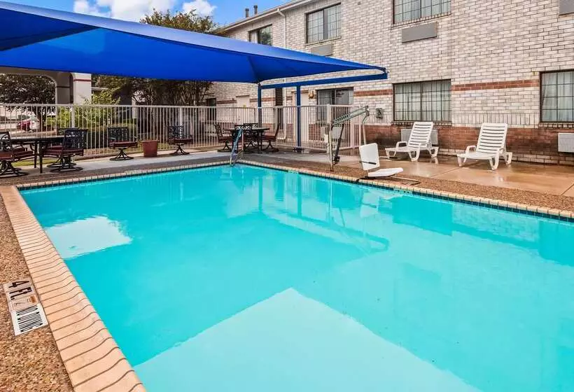 Surestay Plus Hotel By Best Western San Antonio North 281 N