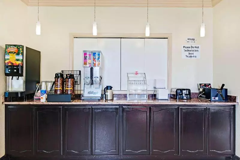 Surestay Plus Hotel By Best Western San Antonio North 281 N