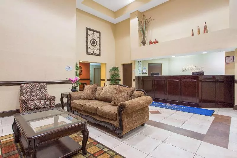 هتل Spark By Hilton Winston Salem University