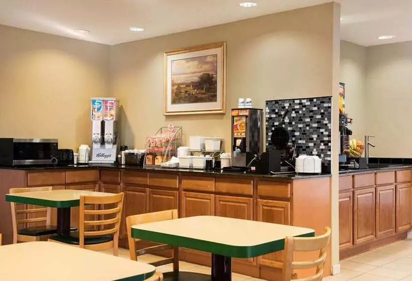 モーテル Coratel Inn & Suites By Jasper New Richmond