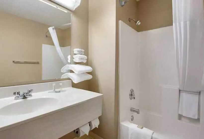 モーテル Coratel Inn & Suites By Jasper New Richmond