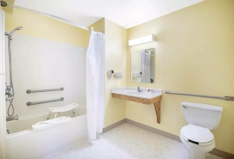 모텔 Four Seasons Inn