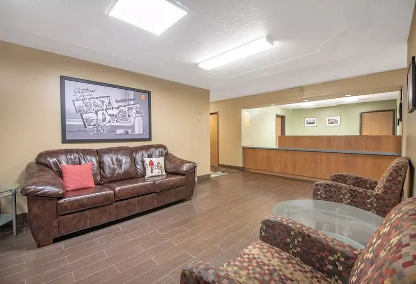 모텔 Four Seasons Inn