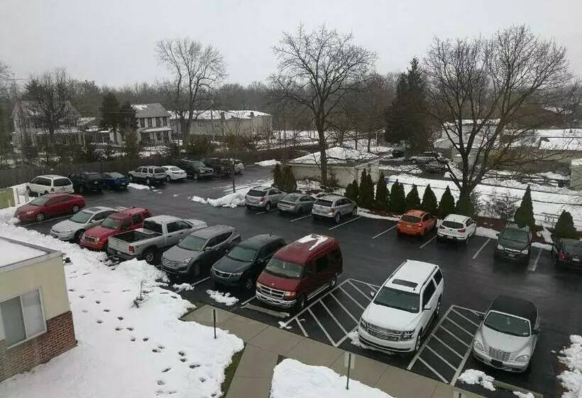 모텔 President Inn & Suites