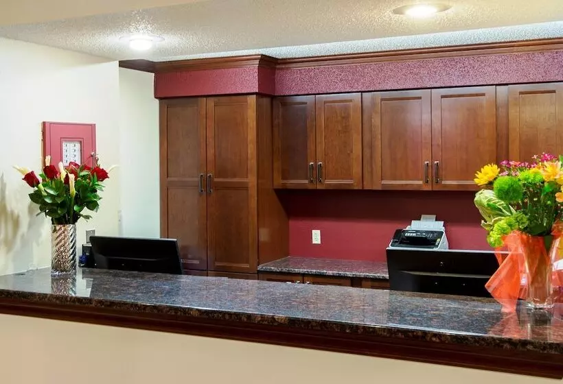 モーテル Red Roof Inn Plus+ & Suites Malone