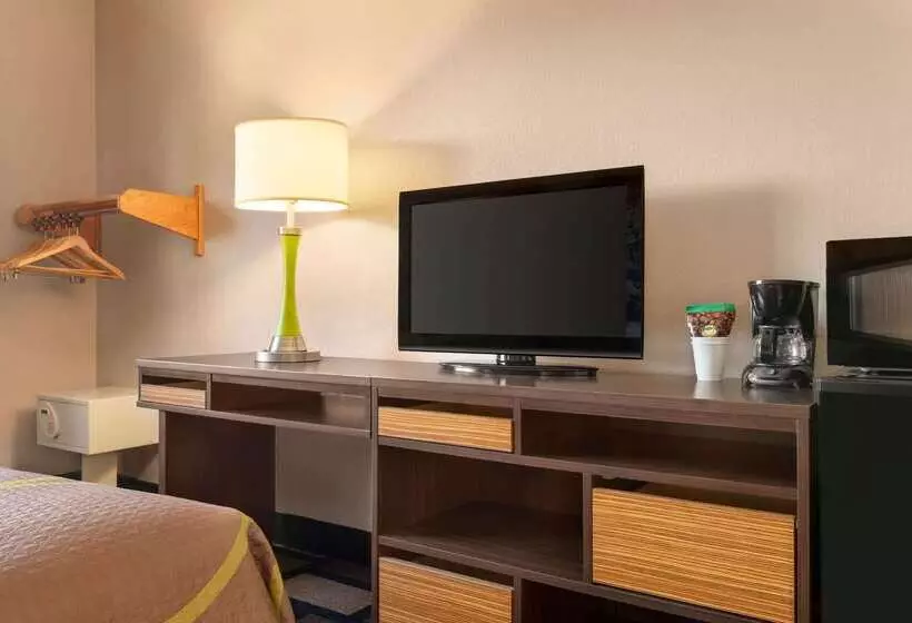 מוטל Super 8 By Wyndham Akron S/green/uniontown Oh