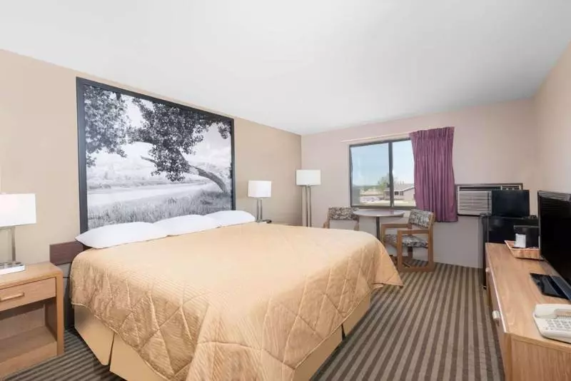 Мотель Super 8 By Wyndham Bowman