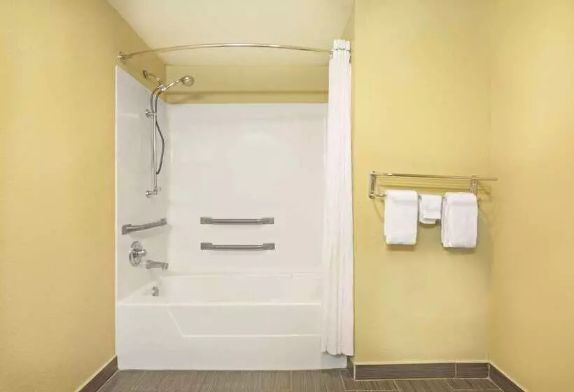 모텔 Super 8 By Wyndham Covington