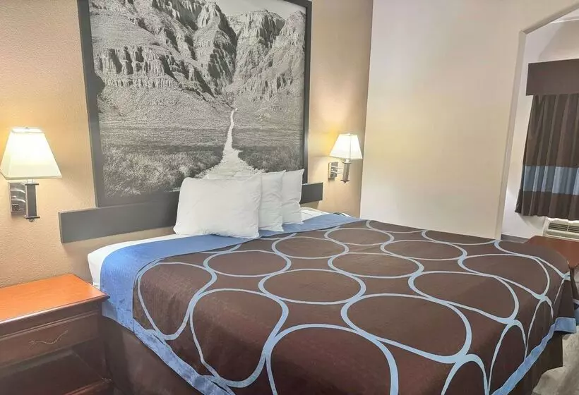 Motelli Super 8 By Wyndham Huntsville