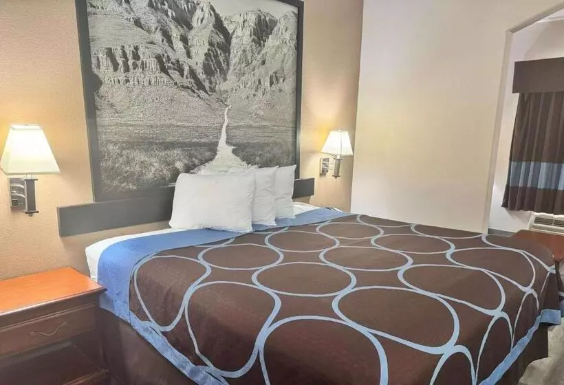 Motelli Super 8 By Wyndham Huntsville