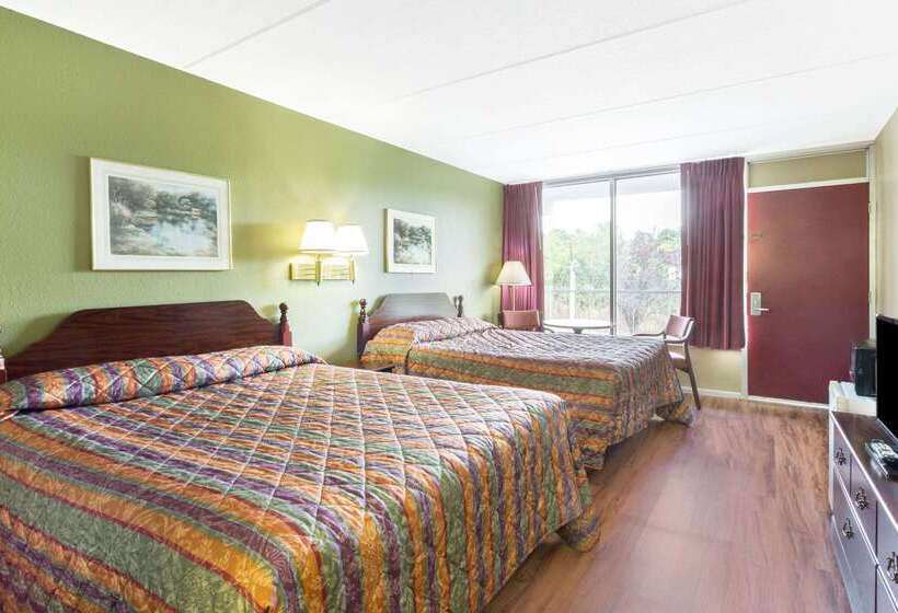 فندق على الطريق Super 8 By Wyndham Kingsport /i81