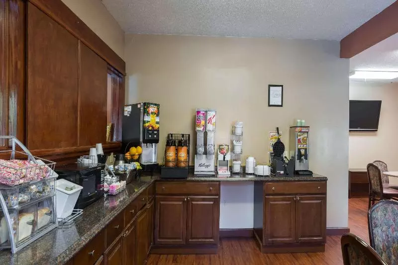 汽车旅馆 Super 8 By Wyndham Norcross/i85 Atlanta