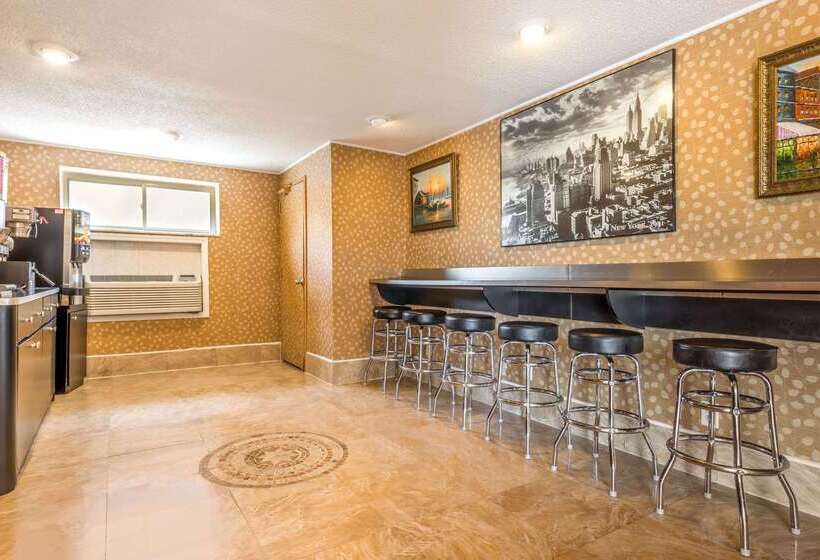 모텔 Super 8 By Wyndham North Bergen Nj/nyc Area