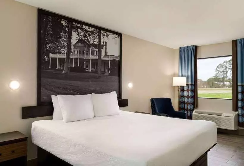مُتل Super 8 By Wyndham Ocean Springs Biloxi
