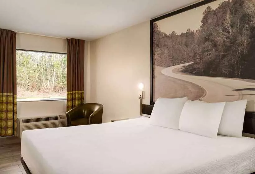 مُتل Super 8 By Wyndham Ocean Springs Biloxi