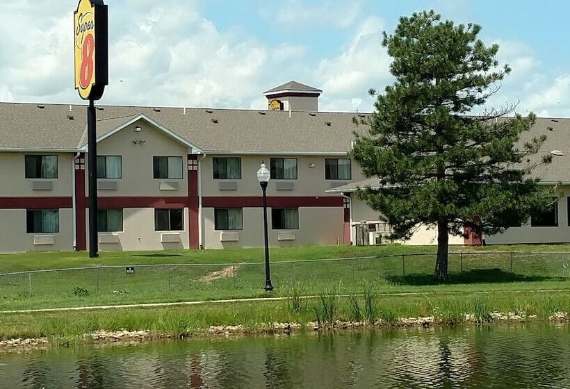 فندق على الطريق Super 8 By Wyndham Omaha Eppley Airport/carter Lake