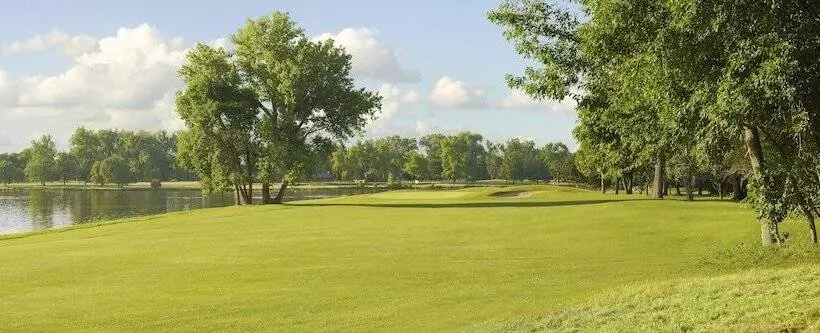 Мотель Super 8 By Wyndham Omaha Eppley Airport/carter Lake