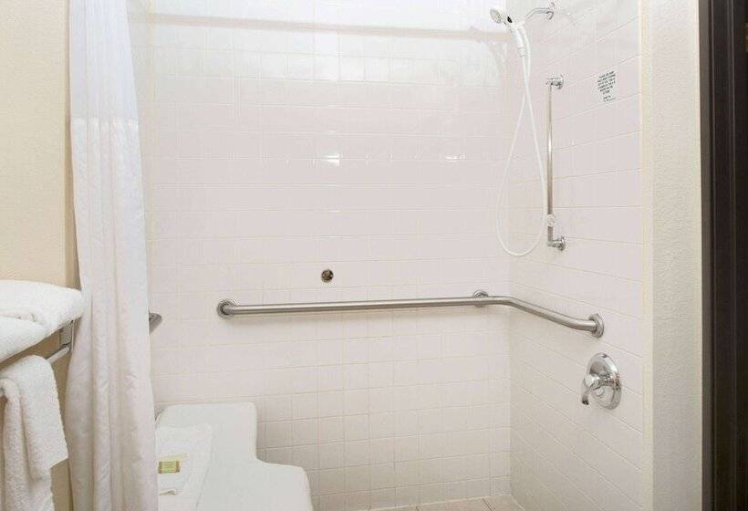 فندق على الطريق Super 8 By Wyndham Omaha Eppley Airport/carter Lake