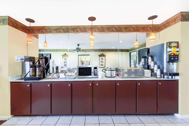 فندق على الطريق Super 8 By Wyndham Searcy Ar