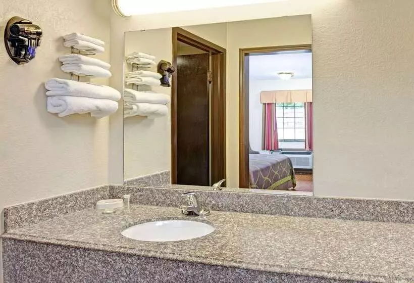 모텔 Super 8 By Wyndham Shawnee