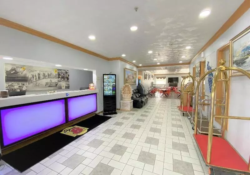 Мотель Super 8 By Wyndham Uniontown Pa